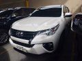 Selling White Toyota Fortuner 2018 in Quezon City-1