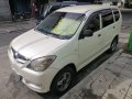 White Toyota Avanza 2011 at 80000 km for sale-2