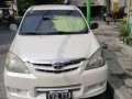White Toyota Avanza 2011 at 80000 km for sale-3