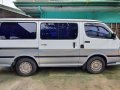 Sell White 2000 Toyota Hiace at 16000 km-2