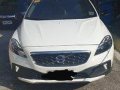 Selling White Volvo V40 2015 Automatic Diesel -7