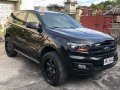 Selling Black Ford Everest 2016 at 38000 km-2
