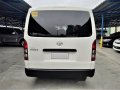 Selling White Toyota Hiace 2017 at 28000 km-2