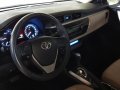 Selling Toyota Altis 2014 in Manila -4