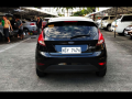 Selling Ford Fiesta 2017 Hatchback Automatic Gasoline at 25878 km -8