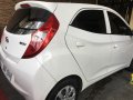 Selling White Hyundai Eon 2016 at 25000 km -3