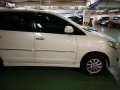 Sell White 2014 Toyota Innova at 85100 km -6
