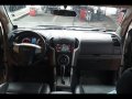 Sell 2015 Isuzu Mu-X SUV at 87000 km-3