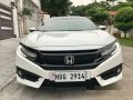 Selling White Honda Civic 2018 Automatic Gasoline at 10000 km-8