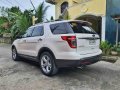 Selling White Ford Explorer 2014 at 40365 km -3