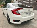 Selling White Honda Civic 2018 Automatic Gasoline at 10000 km-4