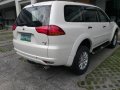 Selling White Mitsubishi Montero sport 2011 at 70000 km-5