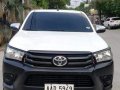 White Toyota Hilux 2016 for sale in Cebu -8