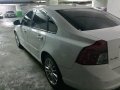 Selling White Volvo S40 2010 Automatic Gasoline -2