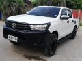 White Toyota Hilux 2016 for sale in Cebu -1