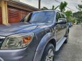 Blue Ford Everest 2012 at 70000 km for sale -2