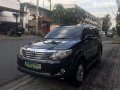 Selling Black Toyota Fortuner 2013 at 24952 km-0