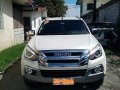 Selling White Isuzu Mu-X 2019 Automatic Diesel -10