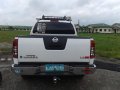 Nissan Navara LE 2010 Truck -1