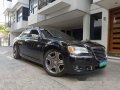 Black Chrysler 300c 2013 at 30000 km for sale -4