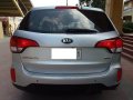 Silver Kia Sorento 2014 at 32000 km for sale-11