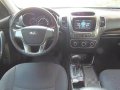 Silver Kia Sorento 2014 at 32000 km for sale-1