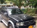 Selling Black Ford Everest 2006 at 301000 km -3