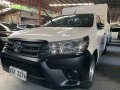 Selling White Toyota Hilux 2017 at 28000 km -3