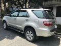 Selling Toyota Fortuner 2010 Automatic Gasoline at 70000 km -2