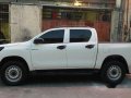 Sell White 2016 Toyota Hilux at 78000 km-8