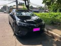 Sell Black 2017 Toyota Corolla Altis at 28000 km -8