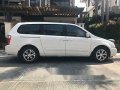 White Kia Carnival 2014 for sale in Taguig-4