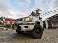 Selling White Nissan Frontier 2000 at 100000 km-9
