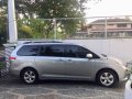 Selling 2011 Toyota Sienna in Muntinlupa-5