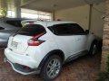 Selling White Nissan Juke 2017 Automatic Gasoline  -2