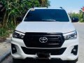 White Toyota Hilux 2018 at 28000 km  for sale-4