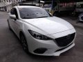 White Mazda 3 2016 at 44000 km for sale -7