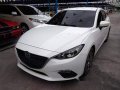 White Mazda 3 2016 at 44000 km for sale -2