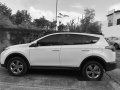 White Toyota Rav4 2015 at 31000 km for sale-1