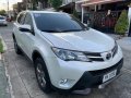 White Toyota Rav4 2015 at 31000 km for sale-0