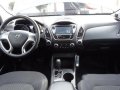 Selling Grey Hyundai Tucson 2012 in Quezon City -11