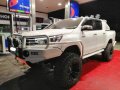 White Toyota Hilux 2016 at 35000 km for sale  -3