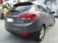 Selling Grey Hyundai Tucson 2012 in Quezon City -11