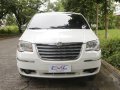 Selling White Chrysler Town And Country 2011 in Quezon City-9