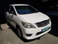 Selling White Toyota Innova 2013 in Marikina-0