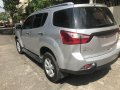 Selling Isuzu Mu-X 2017 in Quezon City-4