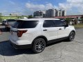 Selling Pearl White Ford Explorer 2016 in Pasig-2
