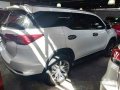 White Toyota Fortuner 2016 for sale in Quezon City-4