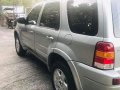 For Sale Ford Escape 2005 3.0 Top of the line-1