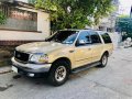 2000 Ford Expedition XLT 4x2 AT-0